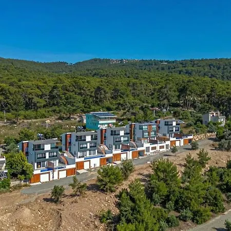 Deniz Ve Orman Manzarali Mustakil Havuzlu Kumluca