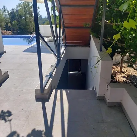 Deniz Ve Orman Manzarali Mustakil Havuzlu Villa Kumluca